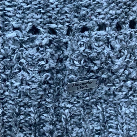 Abercrombie and Fitch cozy oversized gray sweater - Picture 2 of 7